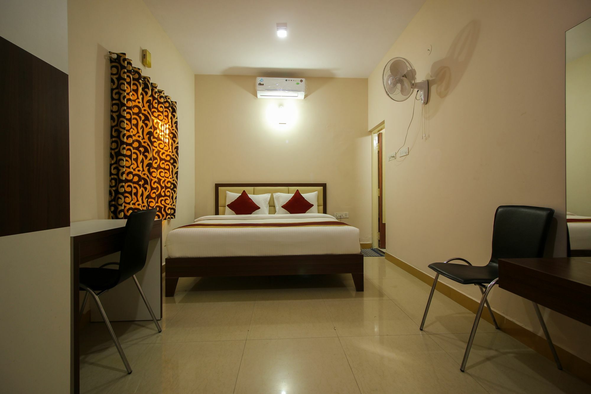 Oyo 8116 Park Inn Bangalore Dış mekan fotoğraf